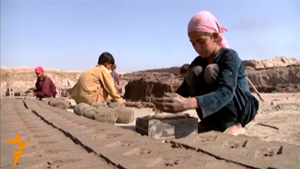 At Afghan Brickworks, Family Trapped In Cycle Of Debt 